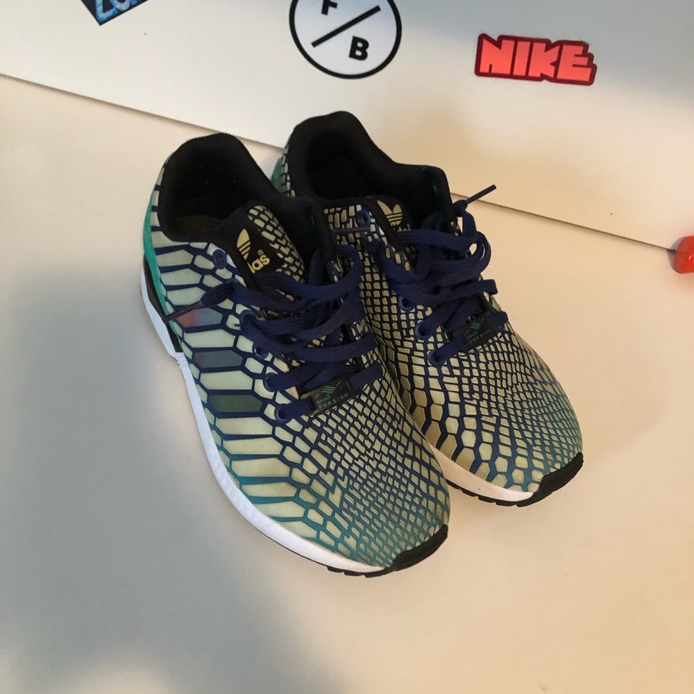 Adidas zx flux glow in the dark